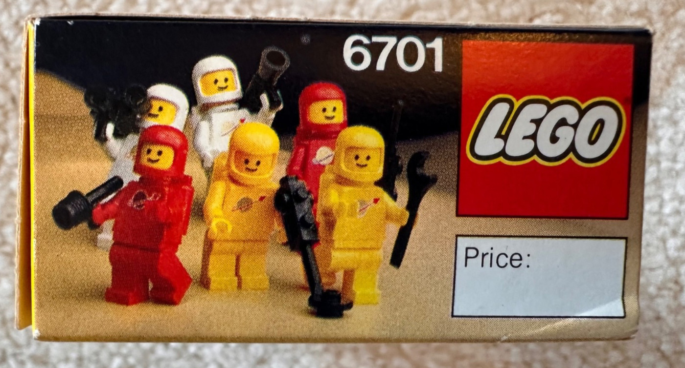 Vintage 1983 Lego Space set 6701 - Space Mini-figures; 100% complete with box