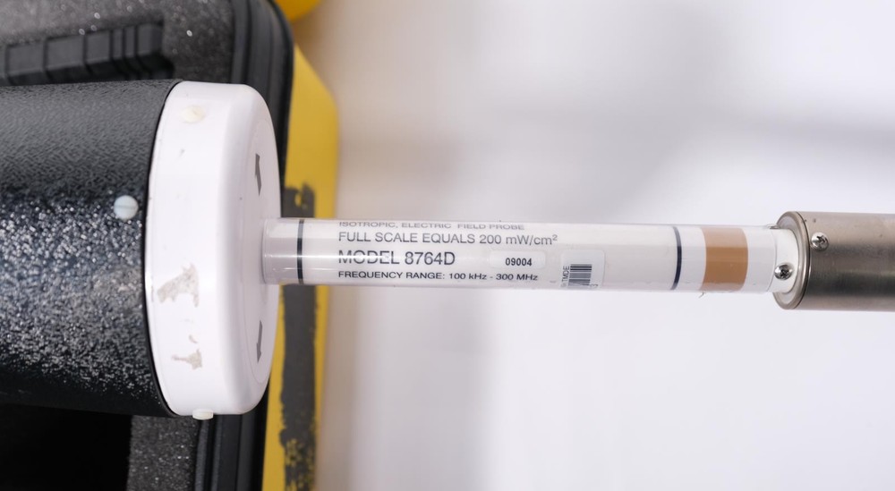 NARDA 8715 Electromagnetic Radiation Survey Meter w E8752D E8723D E8764D Probes