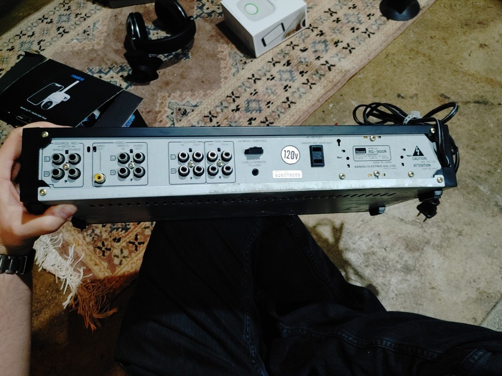 Sansui RG-900R Computer Control Equalizer+Analyzer Powers On