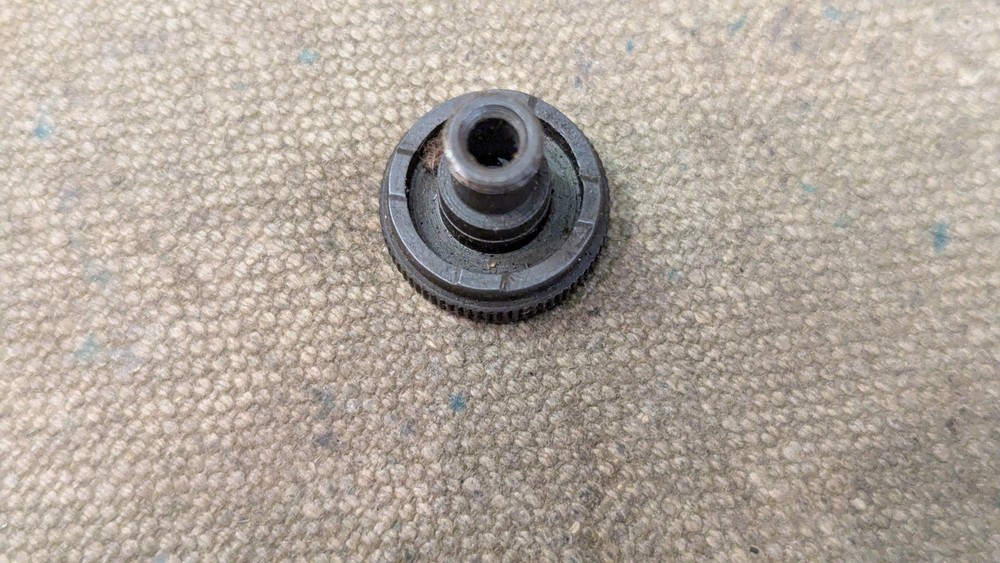 unmarked M1 Garand rear sight windage knobs