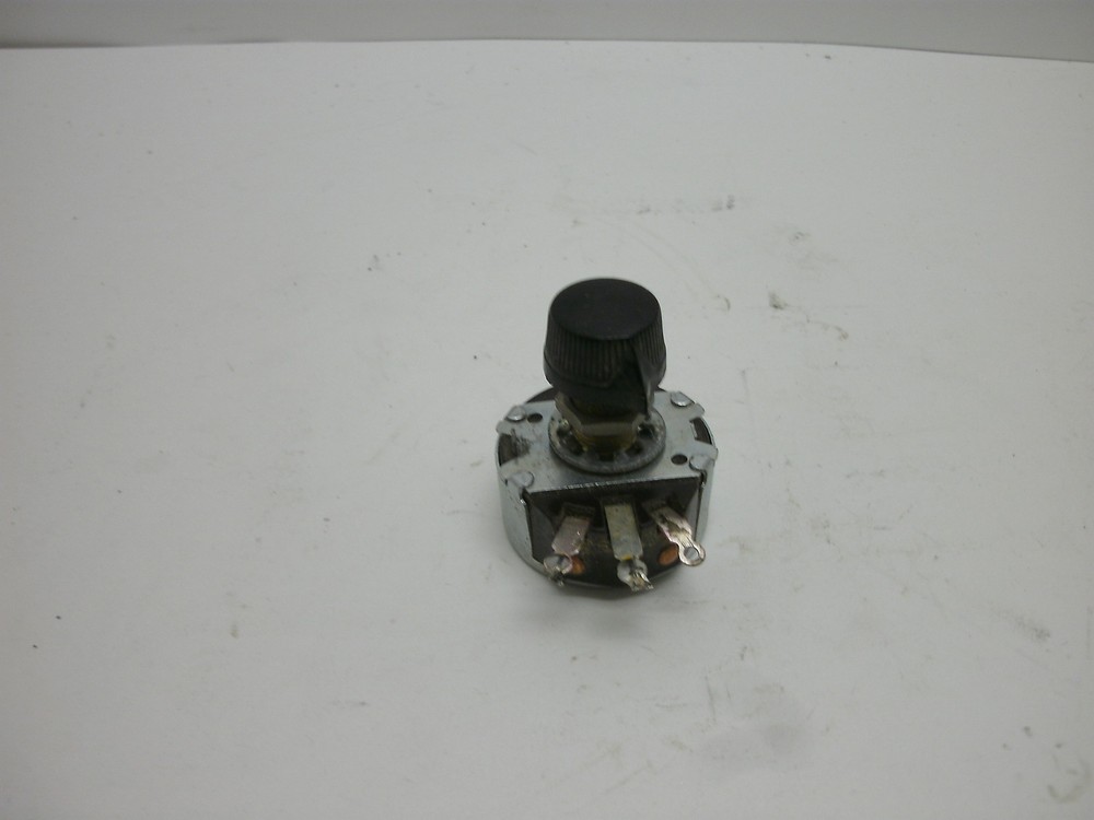 CUTLER-HAMMER POTENTIOMETER 25K-LIN LINEAR COMES WITH BLACK KNOB W/POINTER