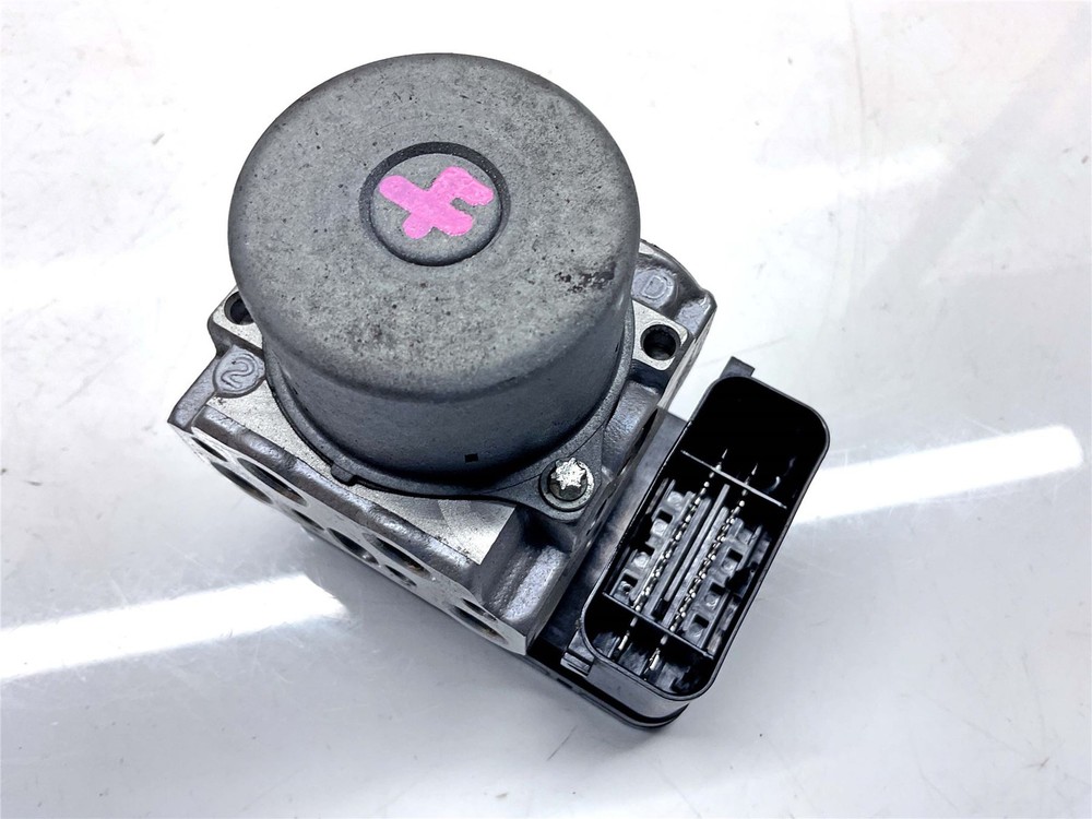 2018 Honda NC750X ABS Pump - 57110MKLD81