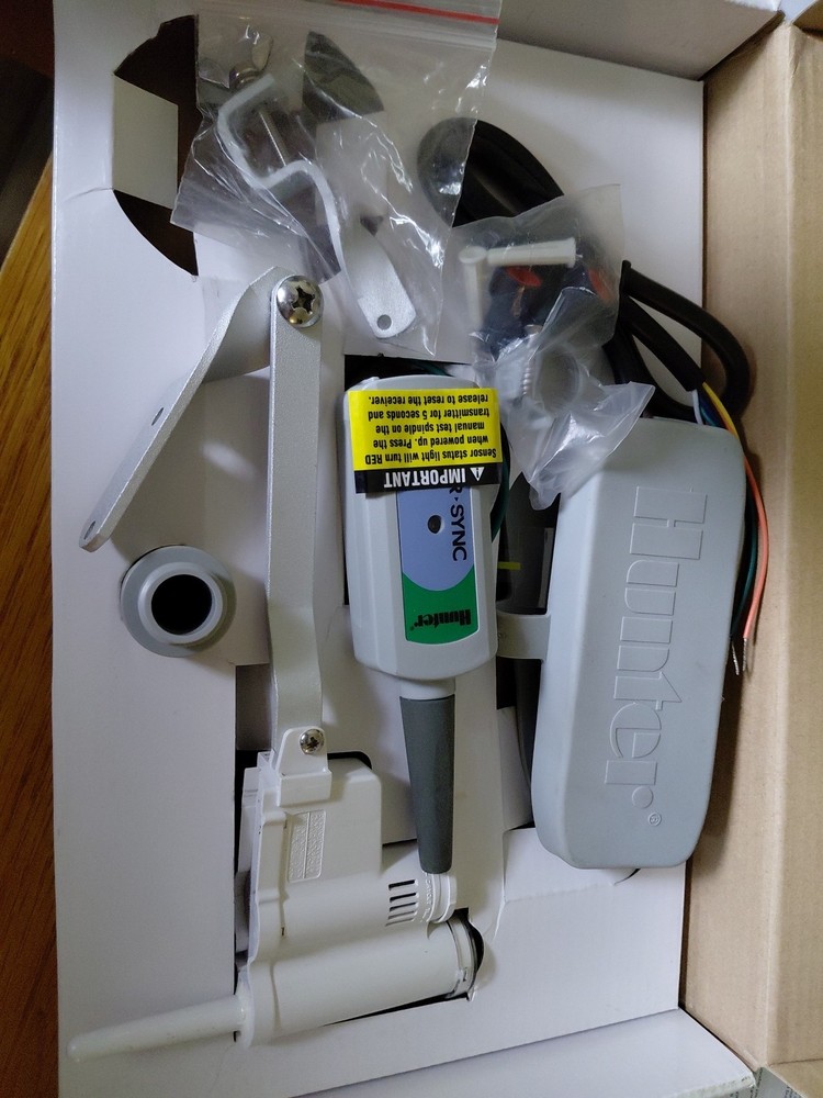 Hunter Solar Sync Kit Self adjusts Sprinkler Timer with local weather 800' range