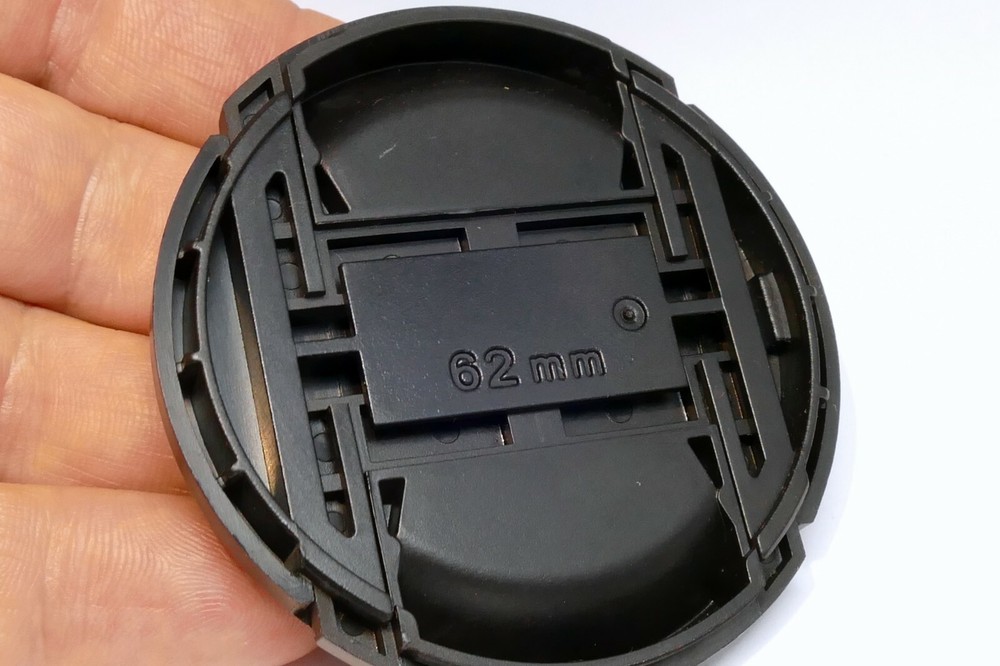 62mm Lens Front Cap snap on type Black