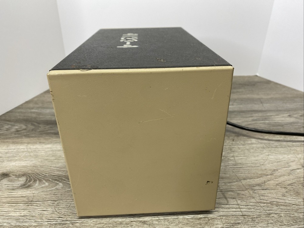 B & K Precision Solid State Model E 200D RF Signal Generator E-200D *Powers On*