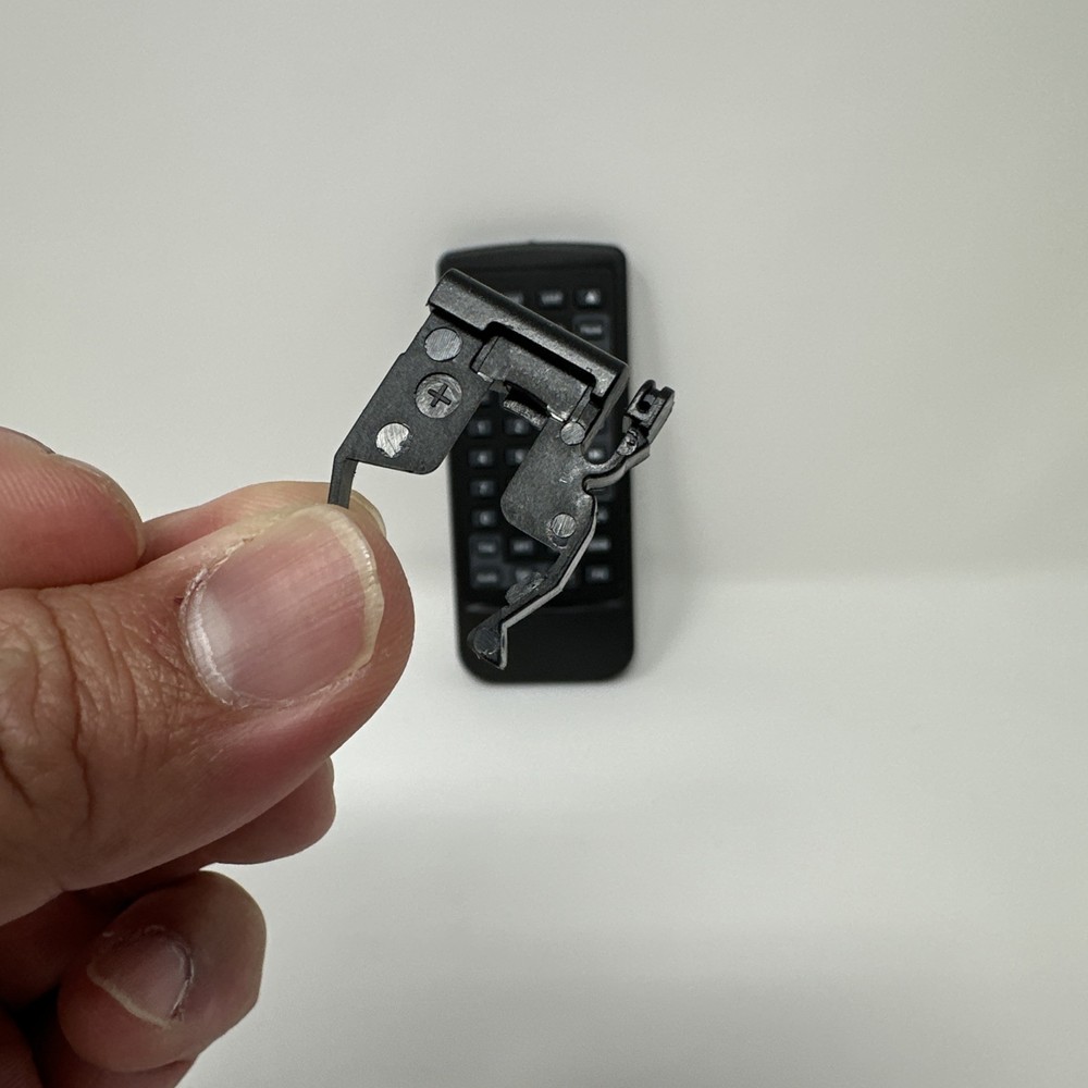 SAVV AUTO DVD PLAYER STEREO REMOTE CONTROL PT-R138 Replacement