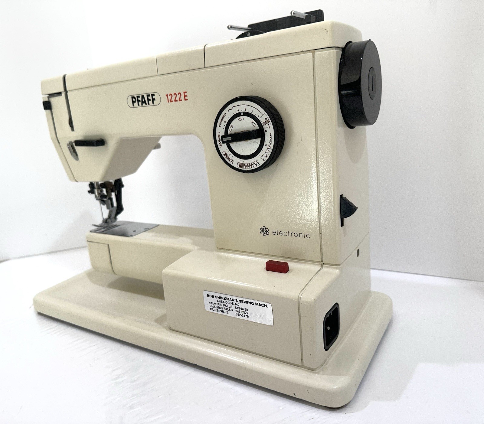 Pfaff Heavy Duty MetalSewing Machine 1222-E No Pedal or Cord -Parts Untested