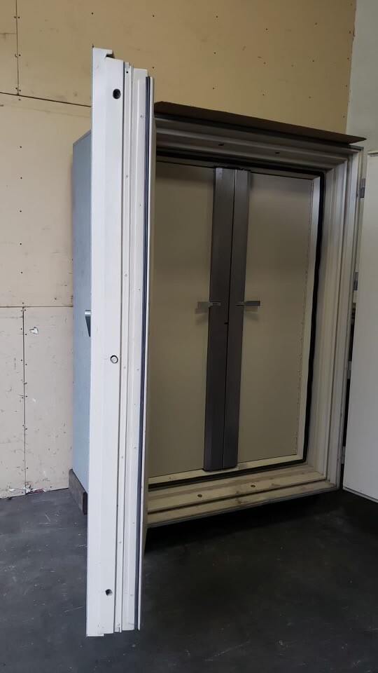 Diebold F2-ND Data Safe Record Storage Combination Safe 55" x39" x77" Class 150
