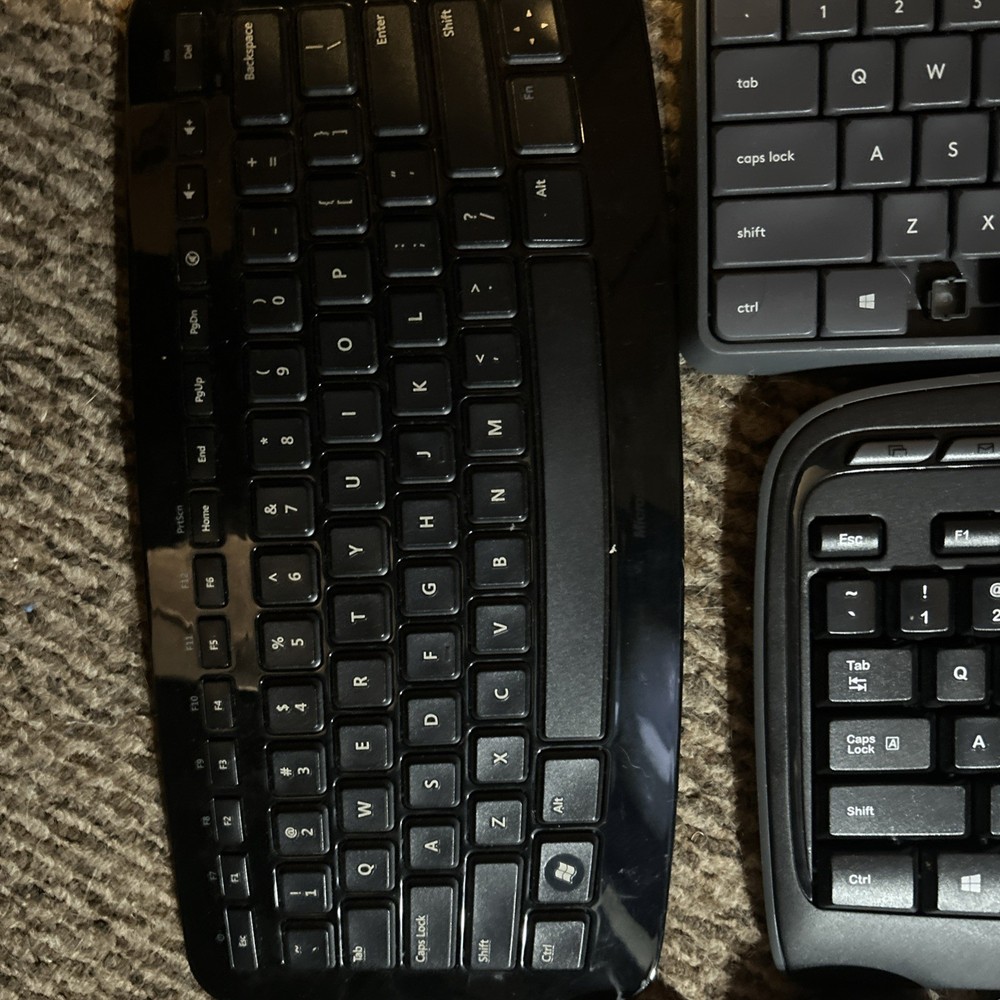 LOT 5 Apple Mouse 4 different mouse and 3 keyboards