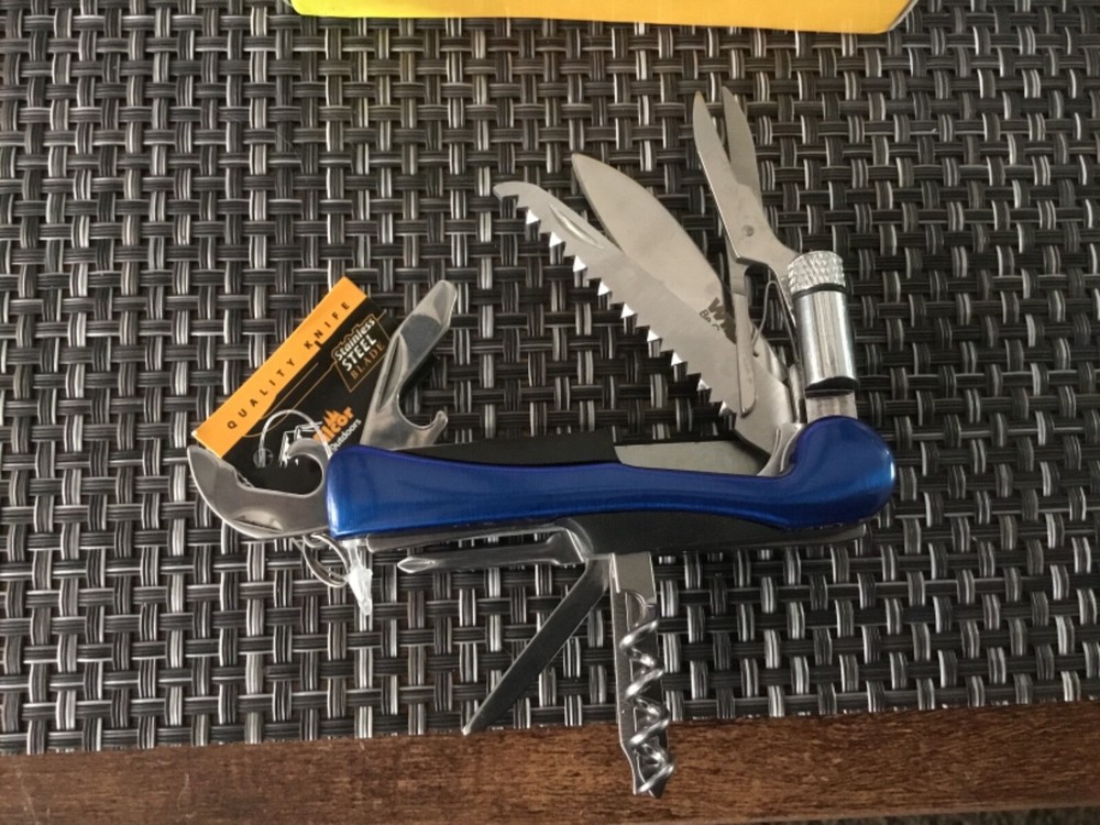 Wilcor multi tool pocket knife with light - blue