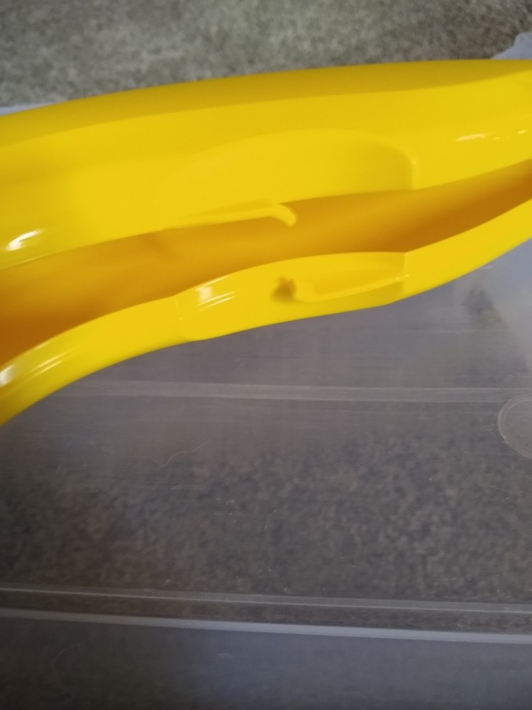 Tupperware Banana Keeper Lunch Container