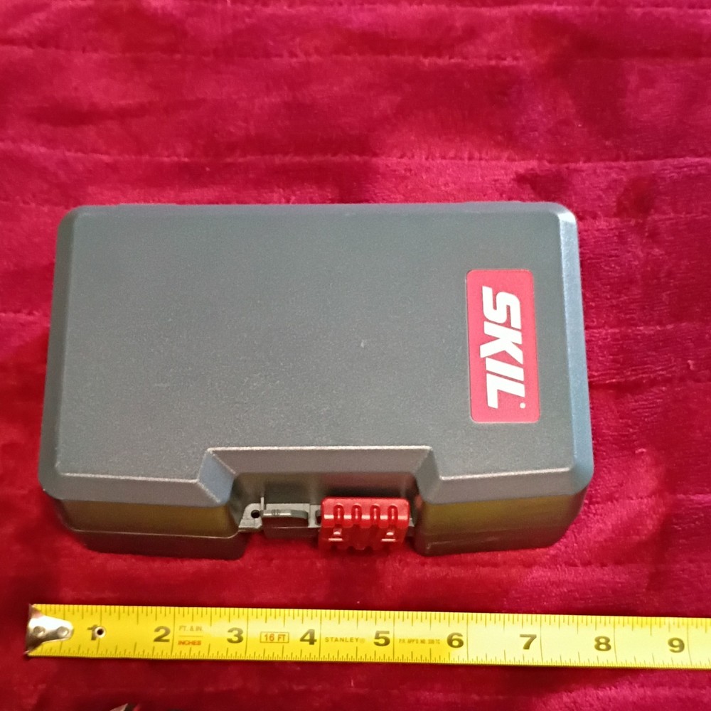 SKIL SD561201 4V Li-Ion Screwdriver - Compact, LED Light, Bits & Case..(0046)