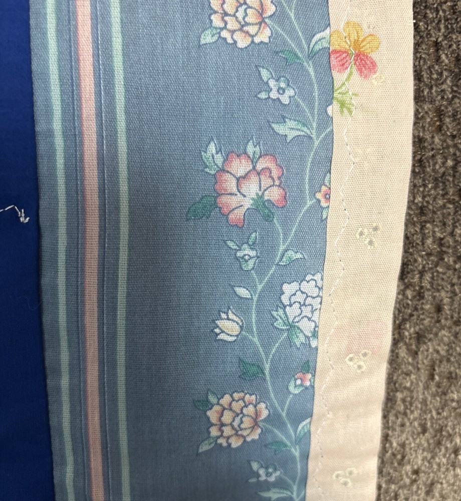 Quilt Handmade Patchwork Lap Throw Floral Wavy Stitch 33x33 New