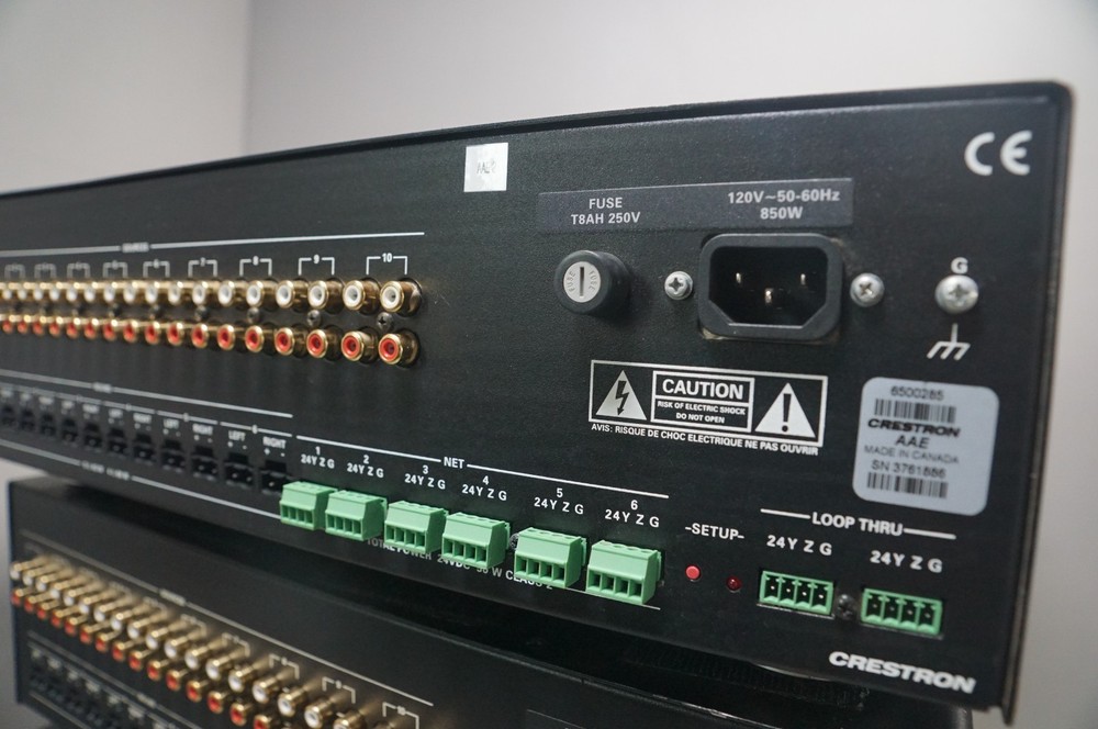 CRESTRON ADAGIO AUDIO EXPANDER MUTI ZONE AMPLIFIER