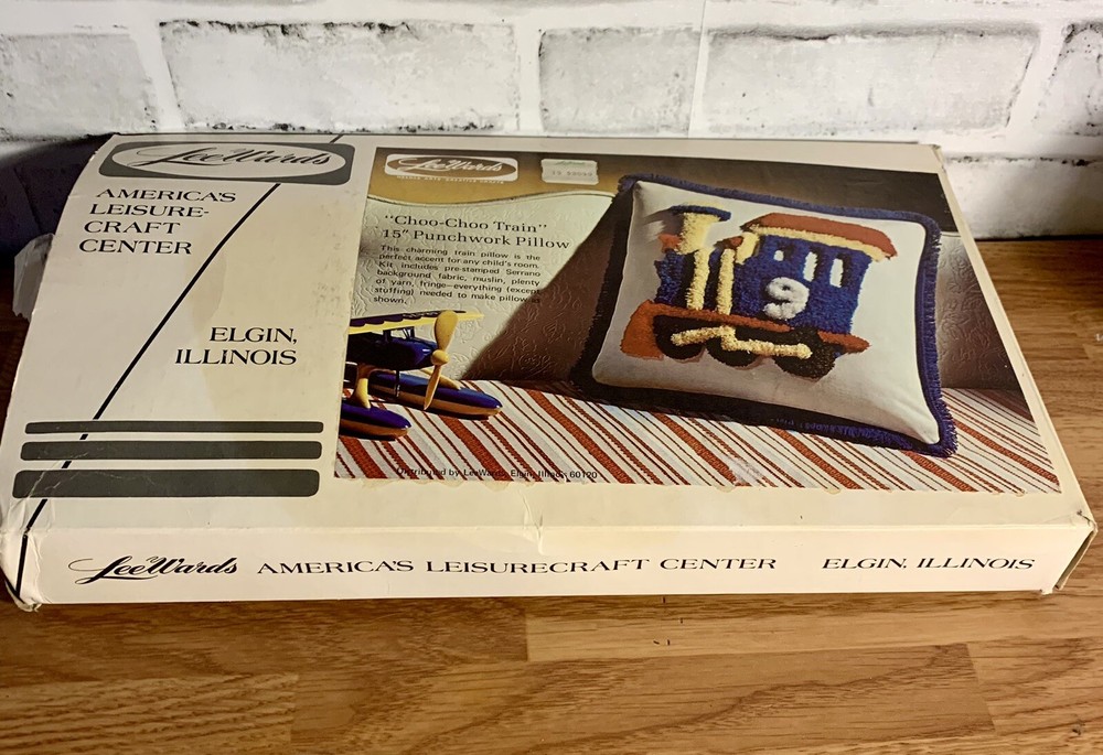 VTG LEEWARDS PUNCHWORK PILLOW KIT 15” CHOO-CHOO TRAIN