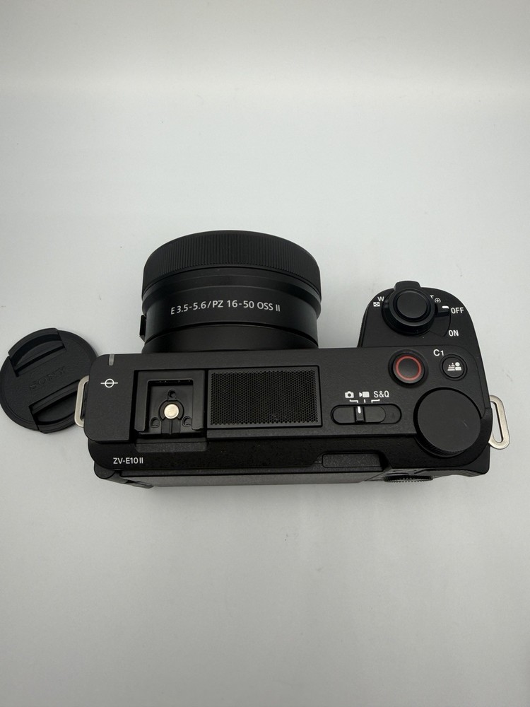 Sony zv-e10 ii 26 MP Compact Digital Camera Mint Condition!