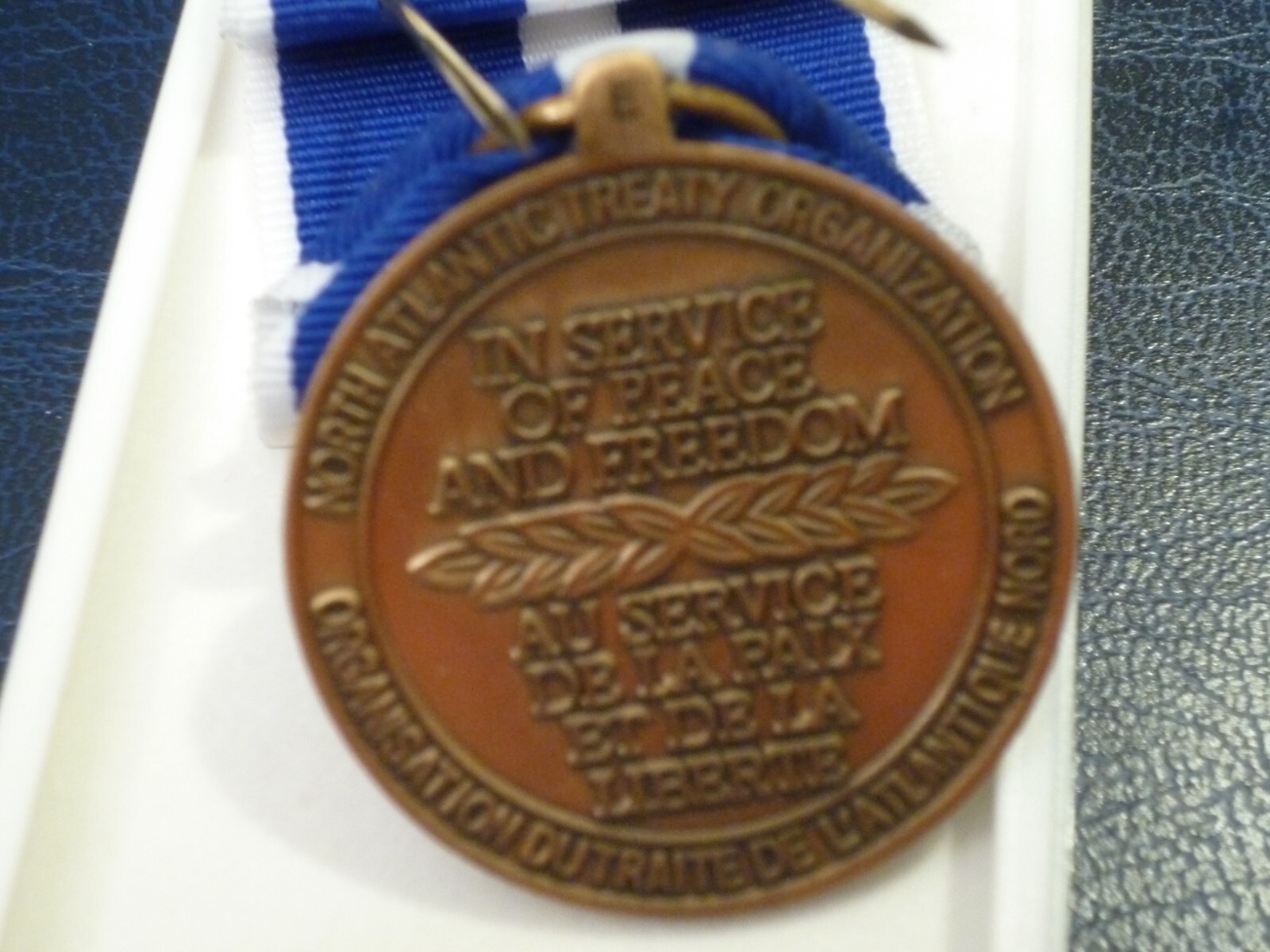 GENUINE NATO MEDAL FOR KOSOVO IN NATO BOX OF ISSUE - EXCELLENT CONDITION