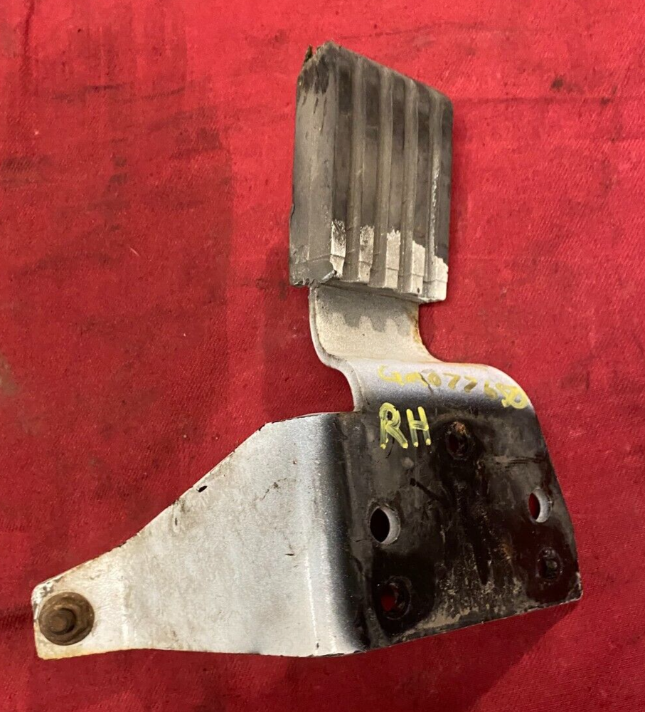 MACK CXU613 HOOD REST SUPPORT BRACKET RH