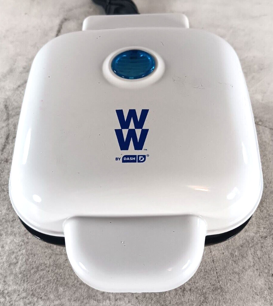 WW Dash Egg Bite Maker with Instruction Manual & Recipe Guide Makes 4 Egg Bites