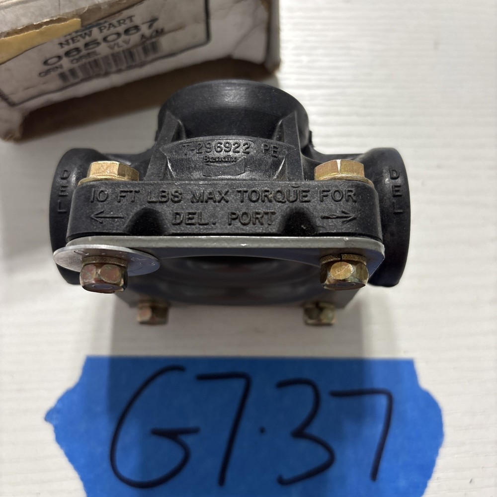 Bendix 065067 QRN-series air brake quick release valve Fits Various Models