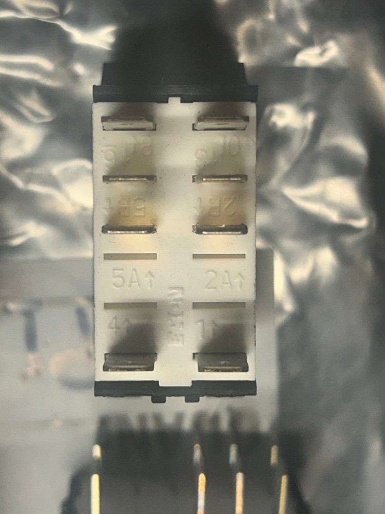 1pc Eaton 8951K1851 Electrical Engine Start Switch MCI/ASM