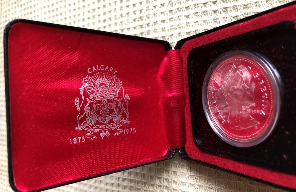 1975 Canada Silver Dollar ~ 50% Silver ~ Calgary ~ Mint Case and box