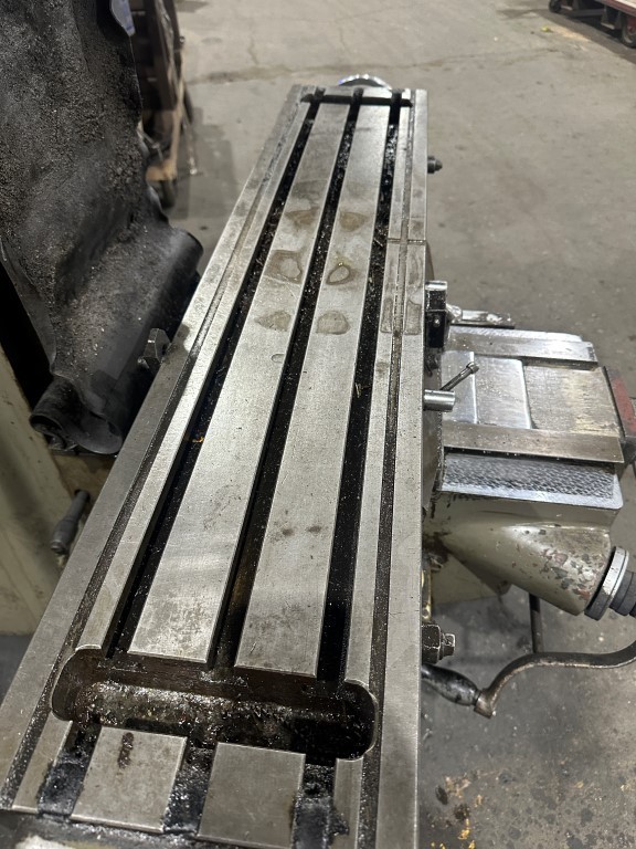 SUPERMAX 2HP VERTICAL MILL