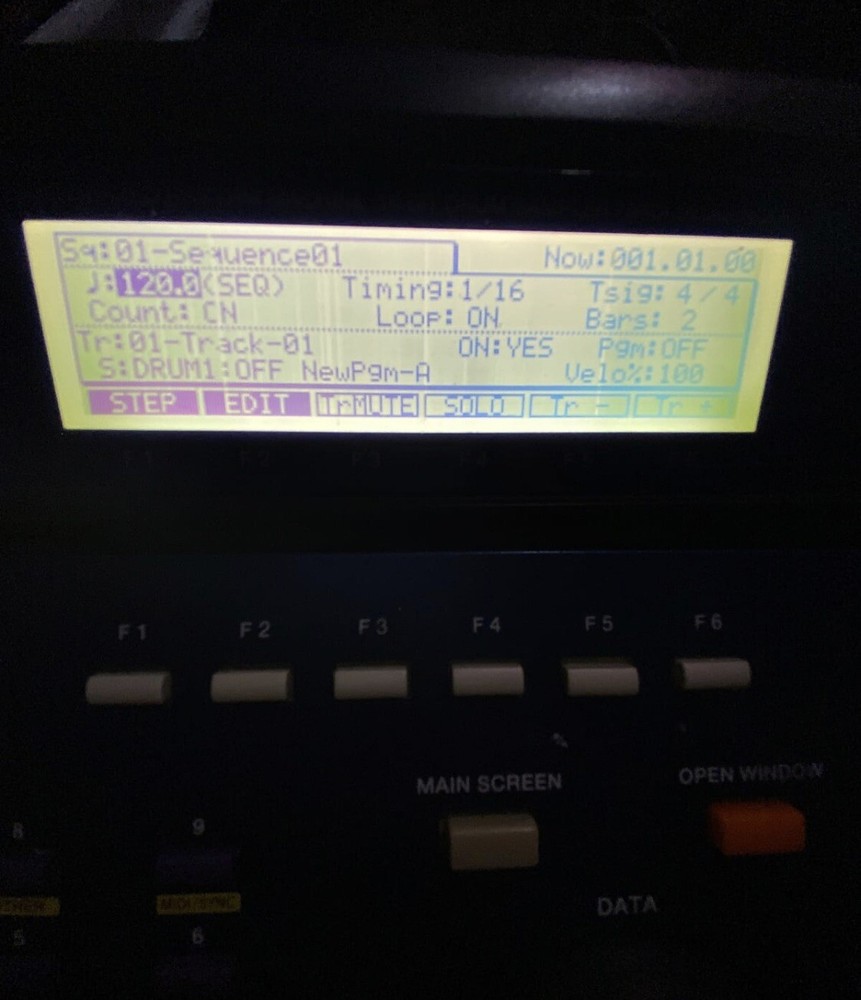 Akai MPC 2000XL MIDI Production Center Sampler Sequencer Drum Machine Blue