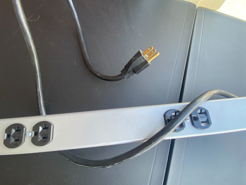 APS 10 OUTLET POWER STRIP APS48-10-6S