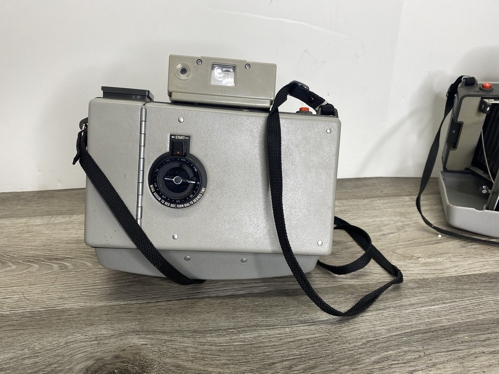 Pair of Polaroid Land Camera Countdown 70 With Case & Flash *Untested*