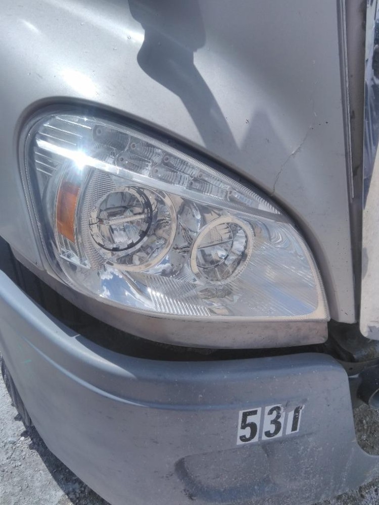 For 2009 FREIGHTLINER CASCADIA 2007-2018 HEADLIGHT Right ,  FL
