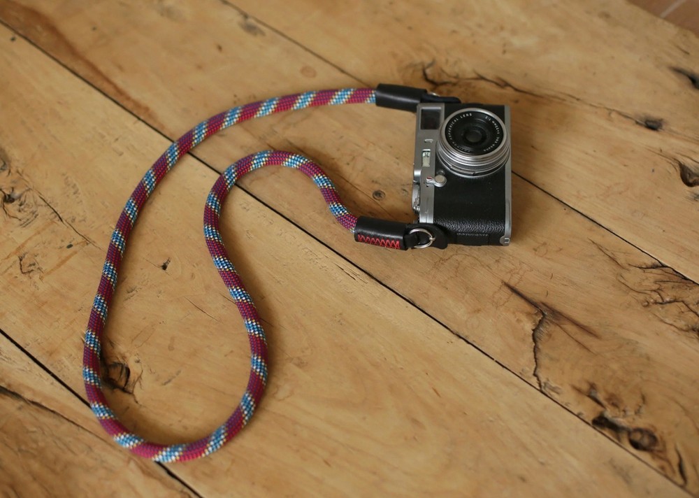 Windmup Red Pattern Climbing Rope Camera Strap