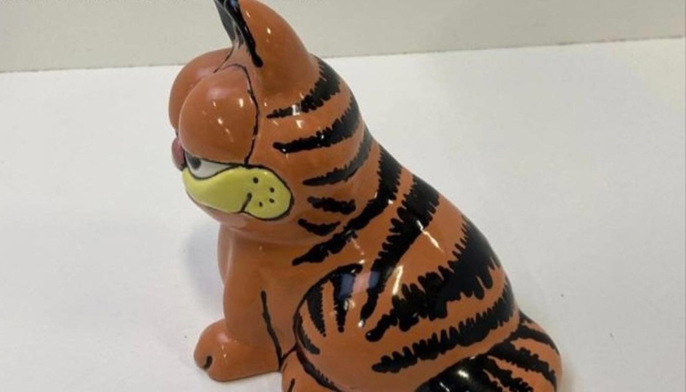 Vintage Garfield Ceramic Figurine