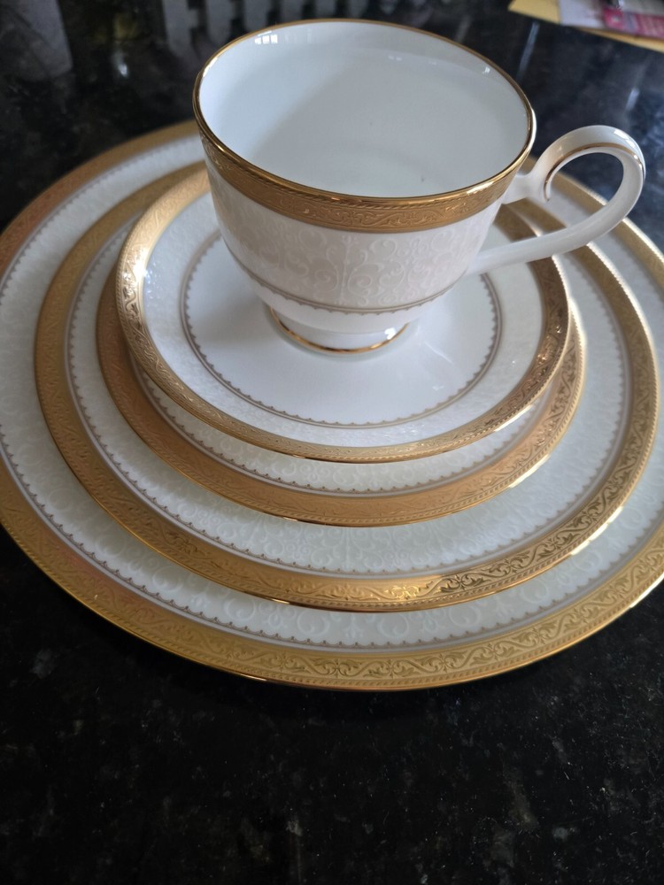 noritake Summit gold TWO 5 piece set