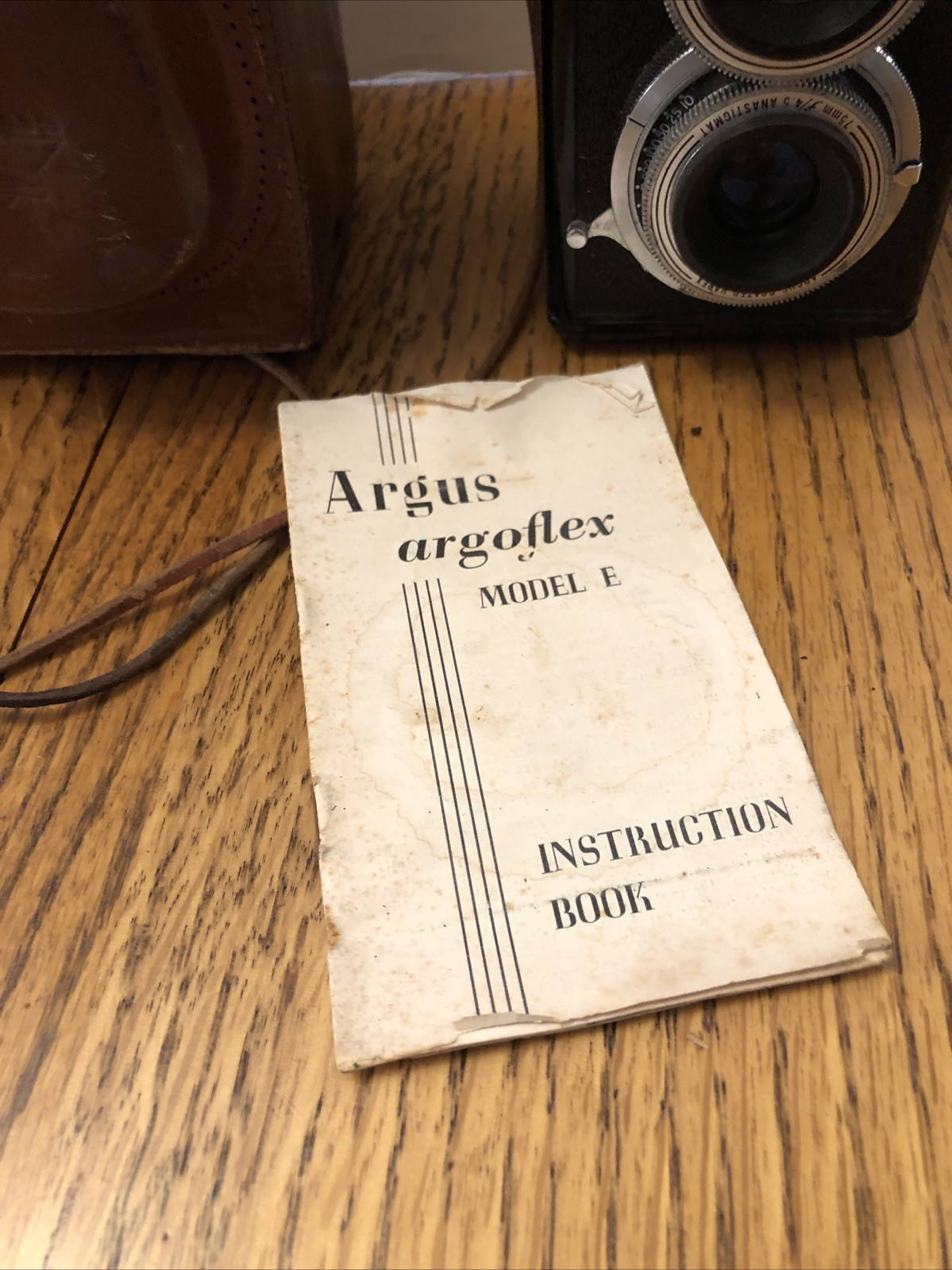 ARGUS ARGOFLEX MODEL E CAMERA W/Leather Case - 1940’s vintage 75mm For Parts