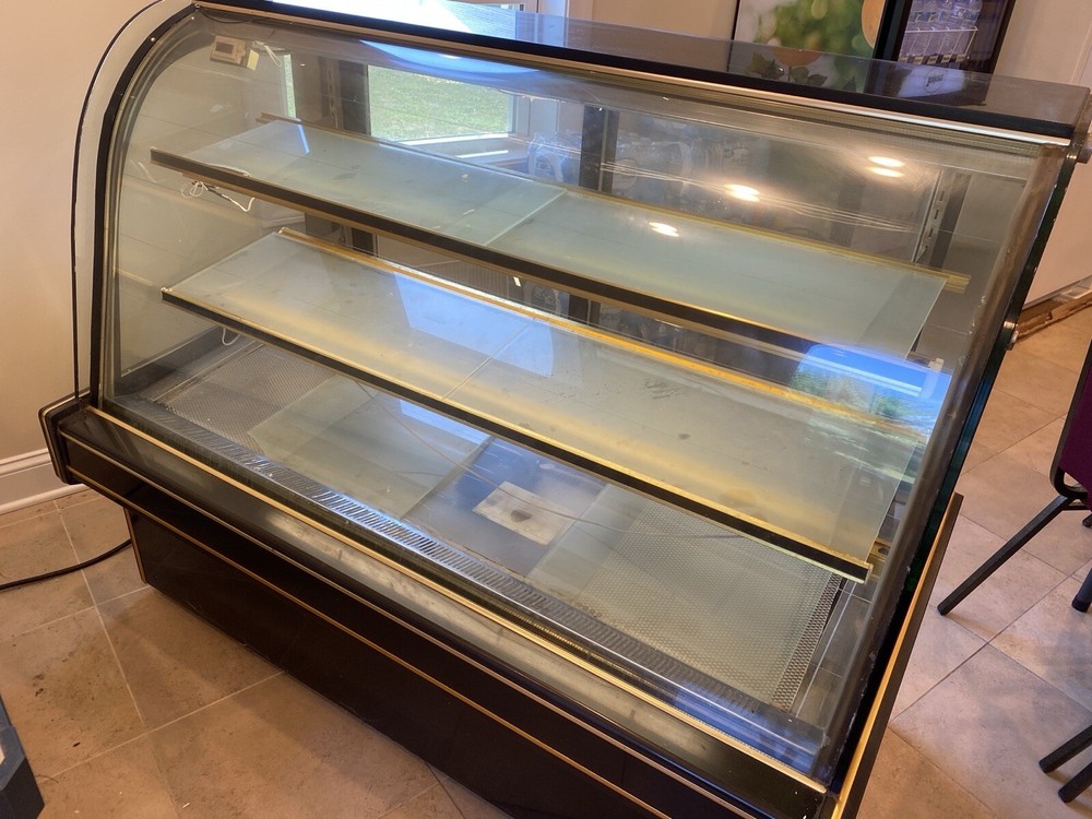 Costan Bakery/Deli Refrigerated Display Case