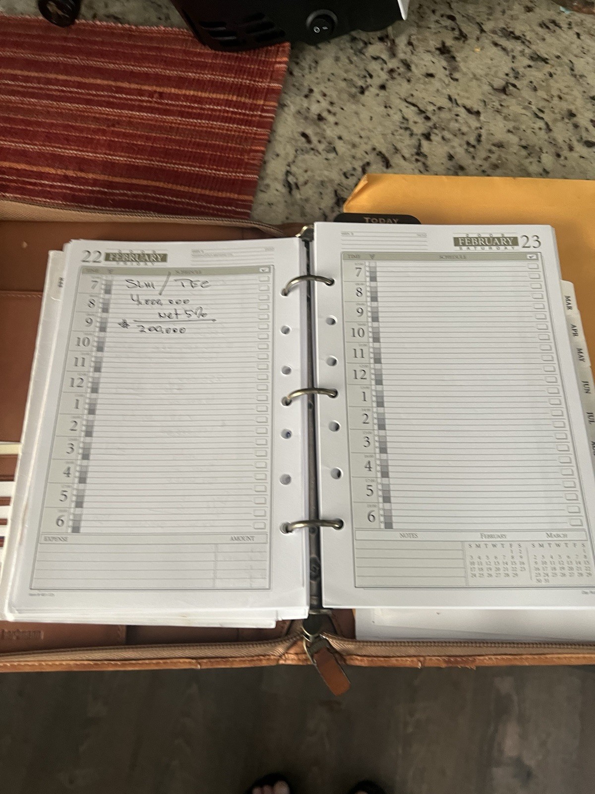 Hartmann Reserve Belting Leather 653 Zip Around 3-Ring Binder