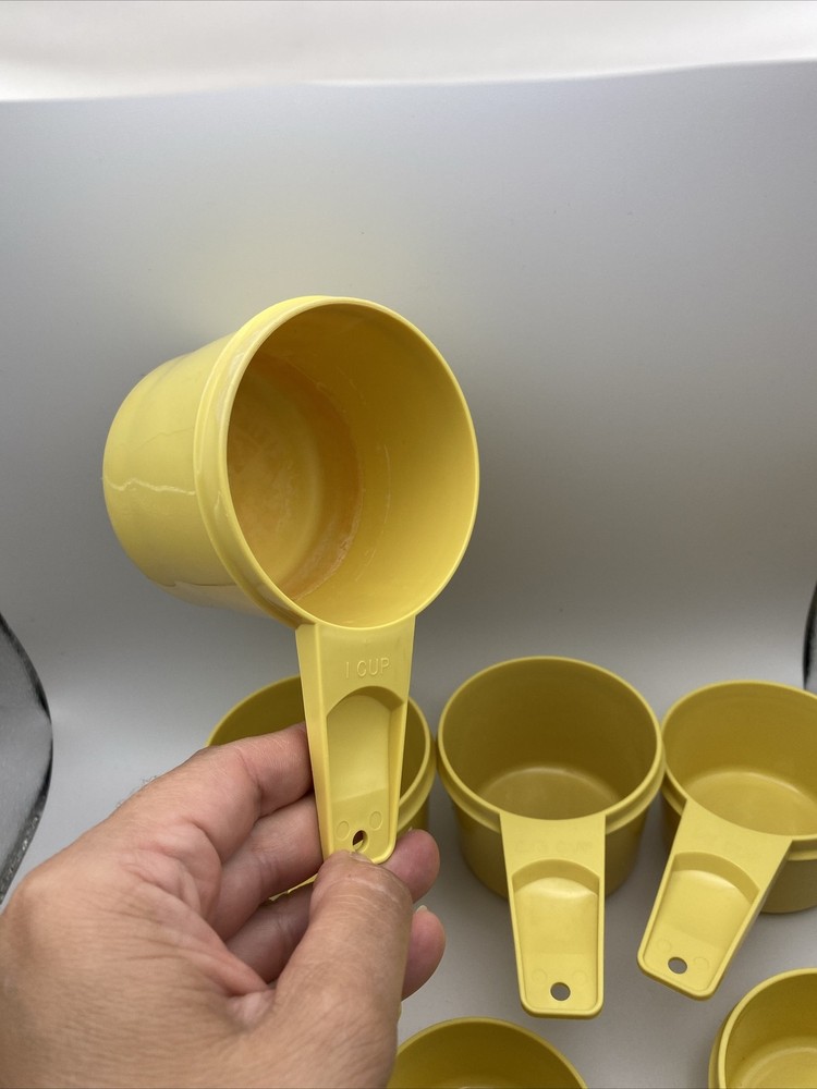 Vintage Tupperware Measuring Cups And Spoons Set Yellow Nesting Stacking 10