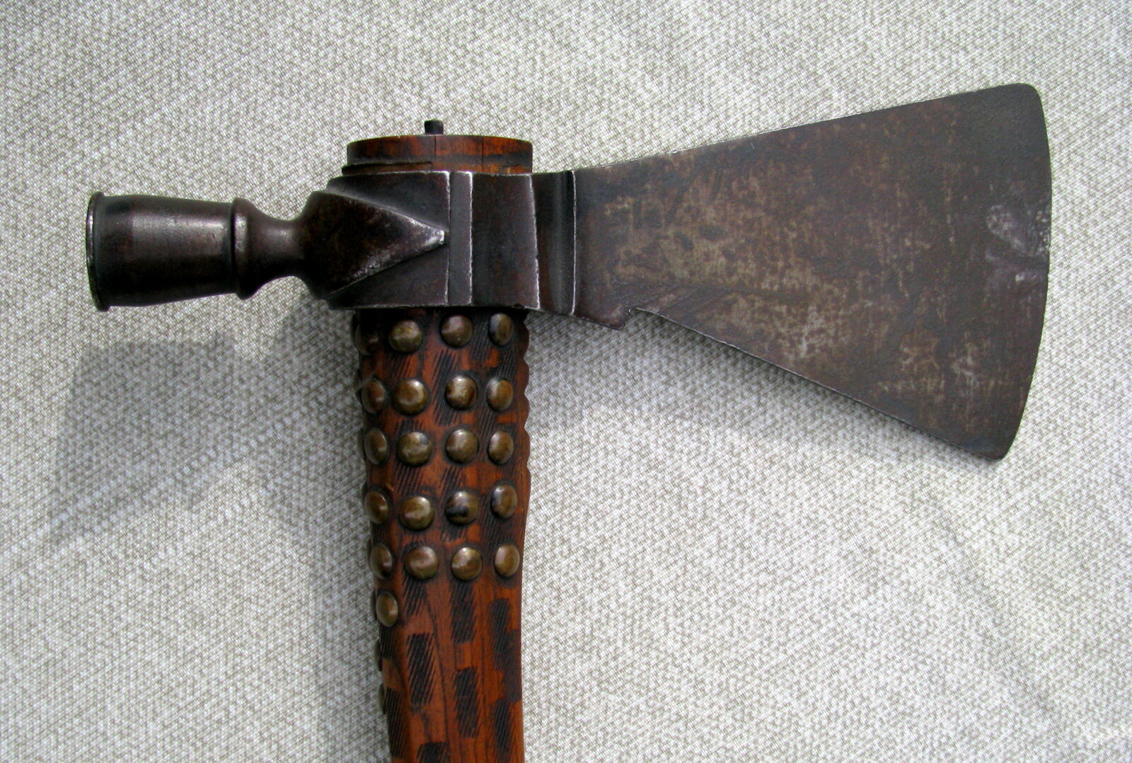 FINE ANTIQUE PLAINS INDIAN PIPE TOMAHAWK 100 TACKS/FILE BURNS 5 COLOR BEAD DROP