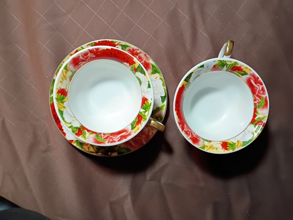 "Creative Ceramics" (2 Tea Cups And Dish)