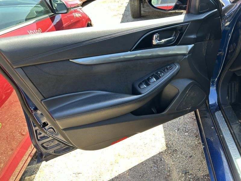 MAXIMA 2016 Fuse Box Cabin 104550318