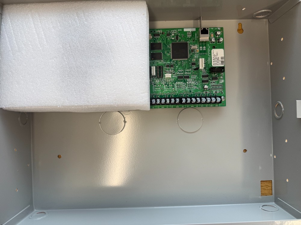 DMP XR150NL-G124 Network Control Panel