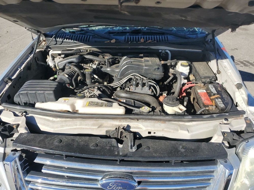 EXPLORER 2009 Glove Box 4916334