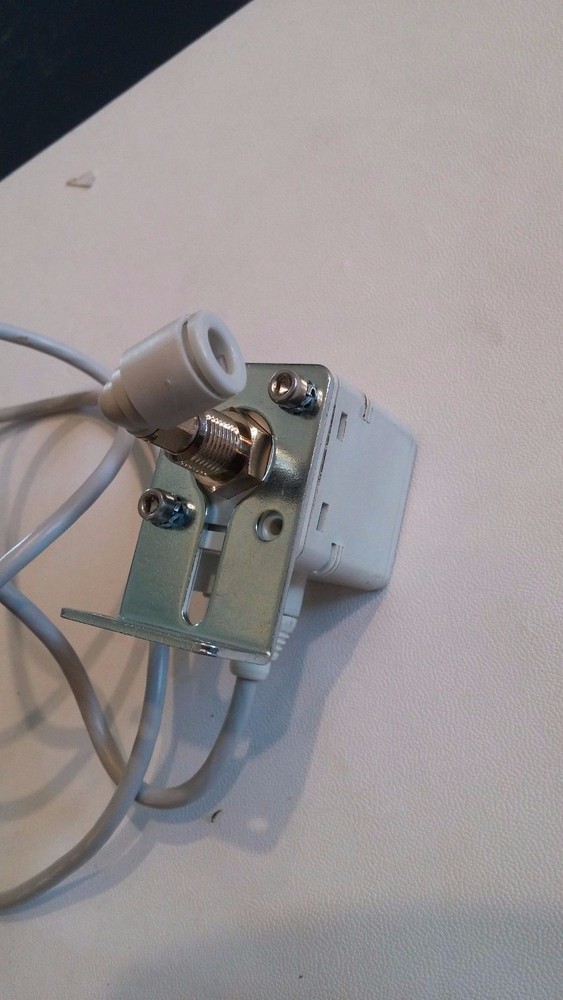 SMC Digital Pressure Switch (Mountable) ZSE40-01-62L