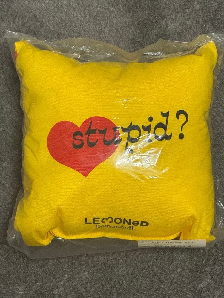 [unopened] hide yellow heart cushion LEMONe lemonade