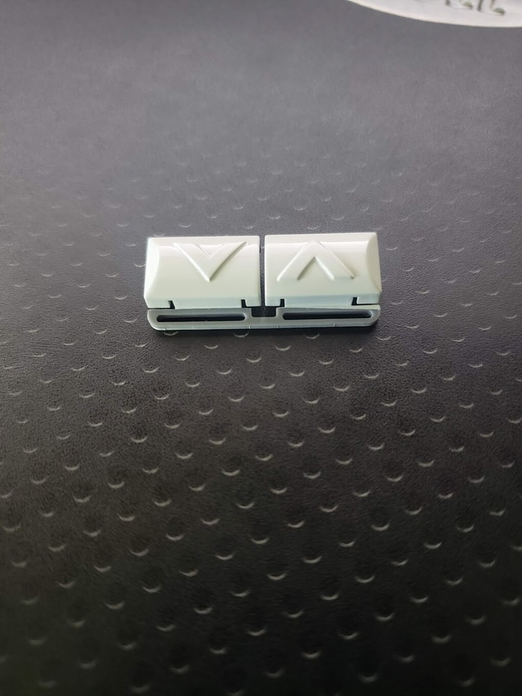 Control4 Split Up/Down Pointing Button For Keypad (White)