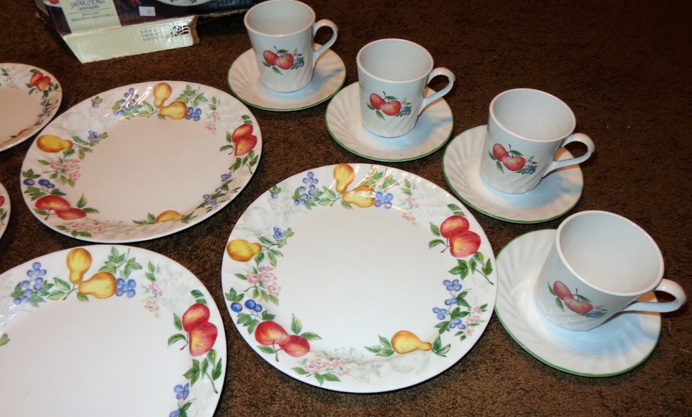15 PC CORELLE CHUTNEY DINNERWARE SET CUPS DINNER BREAD PLATES FRUIT SWIRL IN BOX