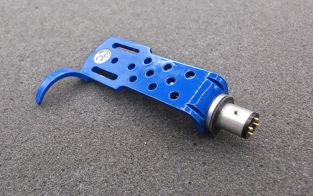 Pickering Blue Headshell. Rare. 9 Grams