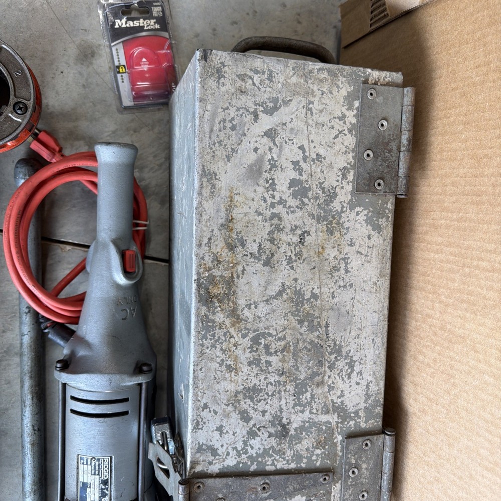 RIDGID 700 ELECTRIC PIPE THREADER, THREADER DIES, RATCHING HEAD, HANDLE AND CASE