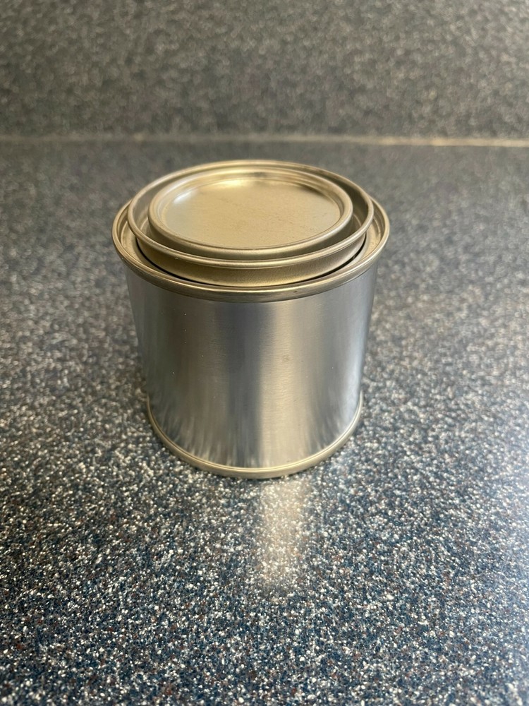 1 ~ 1/2 pint "New" Empty Paint cans